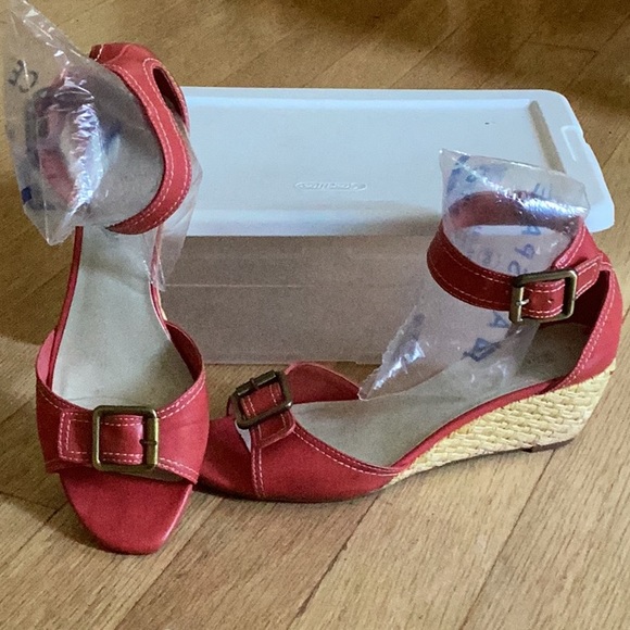 Etienne Aigner Shoes - Etienne Aigner coral ankle strap straw wedge buckle sandals size 9.5